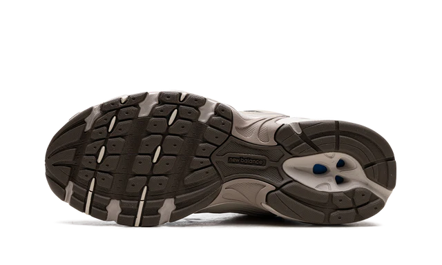 NEW BALANCE 530 CREAM BEIGE